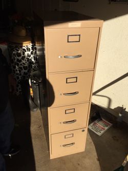 4 drawer file cabinet $60
