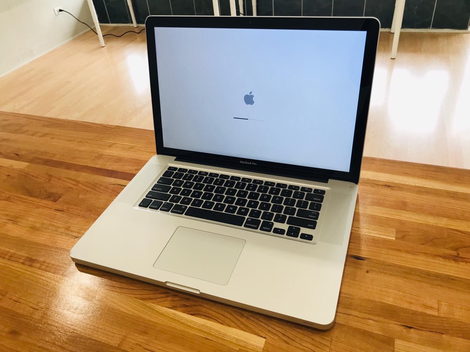 Mac Book Pro （15-inch,mid 2010） Apple MacBook Pro 15” Mid 2010