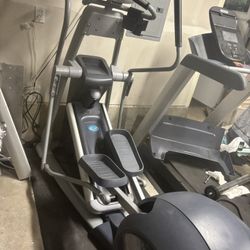 Like New Precor EFX 885 Elliptical 