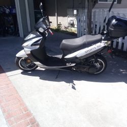 Moped Scooter Taotao 