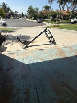 Yakima Bike Hitch (holds 3 bikes) with KEY and 1”in & 2”in Hitch Adapter