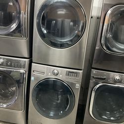 Set Washer and Dryer Gas
