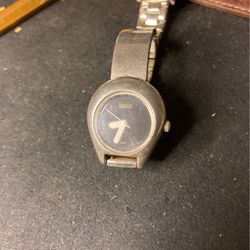 Gucci  $15