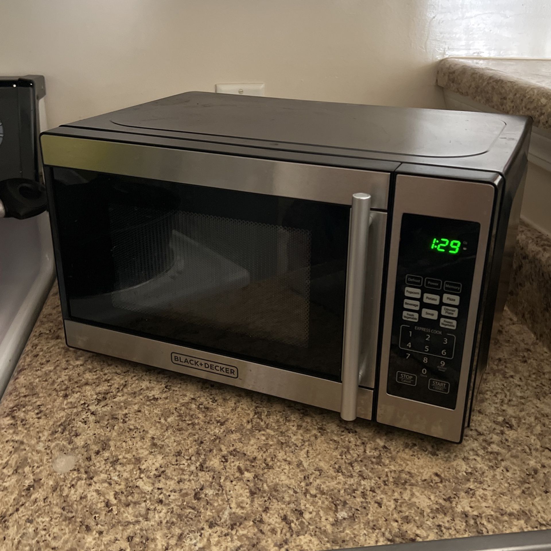 TOSHIBA Countertop Microwave Oven for Sale in Matthews, NC - OfferUp