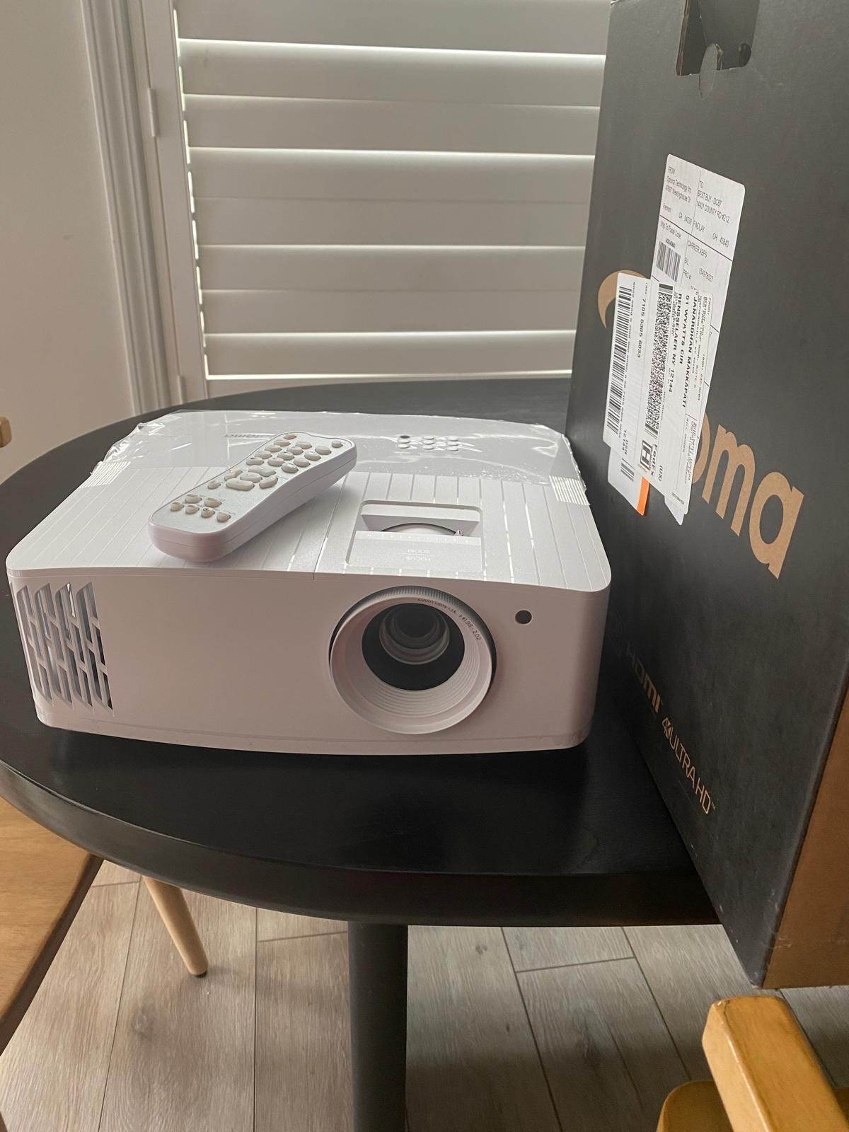 UHD35x 4K UHD Projector with High Dynamic Range (White)