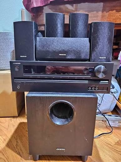 Onkyo HT-R693 Home Theater System With Reveiver Subwoofer Three Speakers 