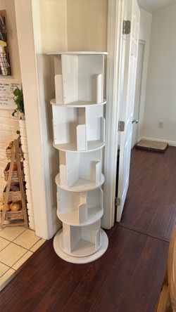 Rotating bookcase