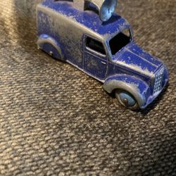 1940s Dinky Die Cast Loudspeaker Van 