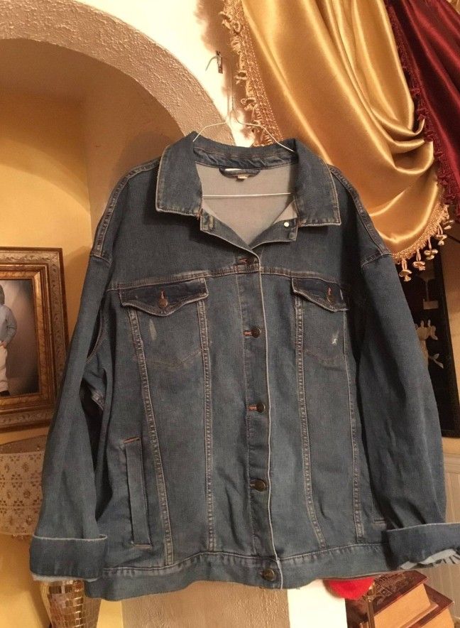 Woman's Levi's Jacket New Size 2 X Brand Terra Sky