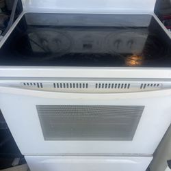 Whirlpool 5.3 Cu. Ft. Freestanding Electric Range with Easy Wipe Ceramic Glass Cooktop