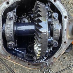 Factory Cherokee Dana 44 Axle For Parts