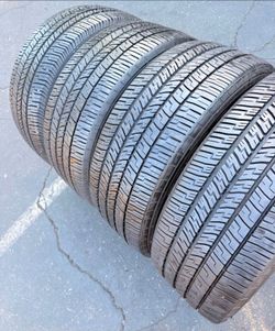 245/55/18 Goodyear vendo un set de llantas usadas excelente condiciones de vida las 4 ✅🤩I am selling a set of used tires, all 4 in excellent living c