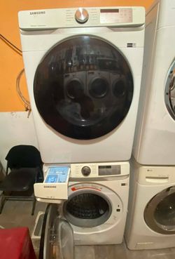 Samsung washer and gas dryer set side by side or stackaked.