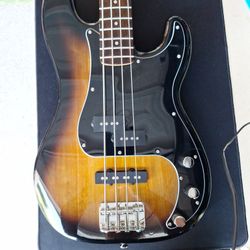 Squier P/J Affinity Bass