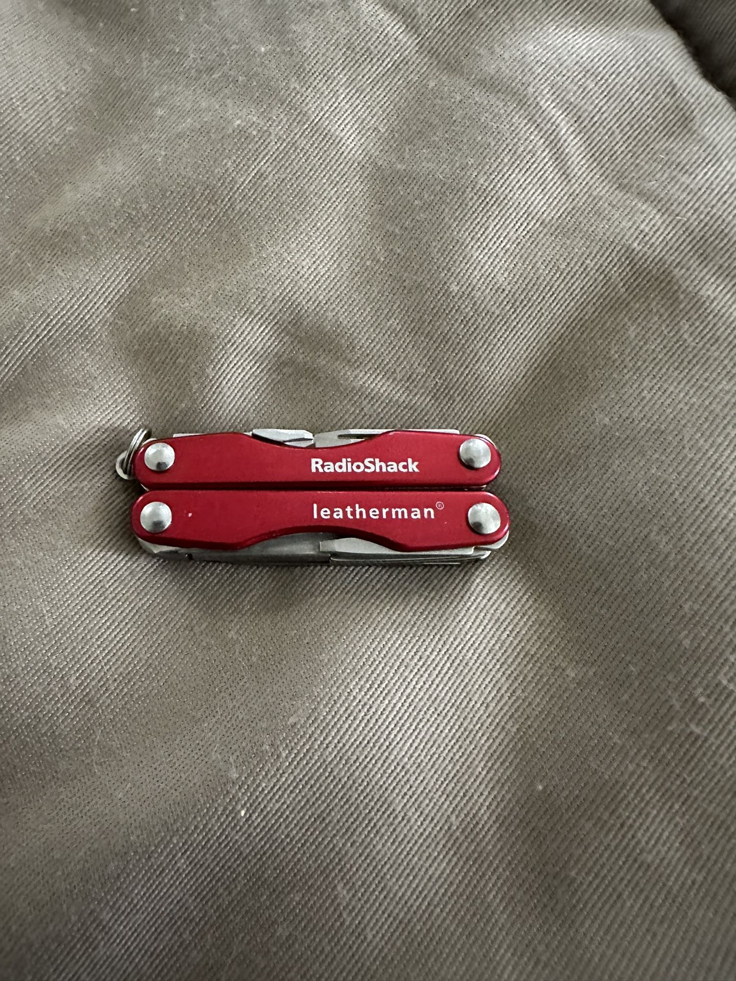 Leatherman Squirt E4 RadioShack Edition