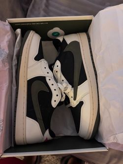 Travis Scott Jordan 1