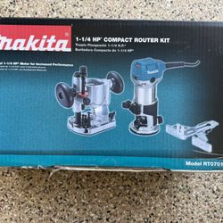 Makita 6.5 Amp 1-1/4 HP Corded Plunge Base Variable Speed Compact Router Kit With Collet, Base, Straight Guide, (2) Wrenches