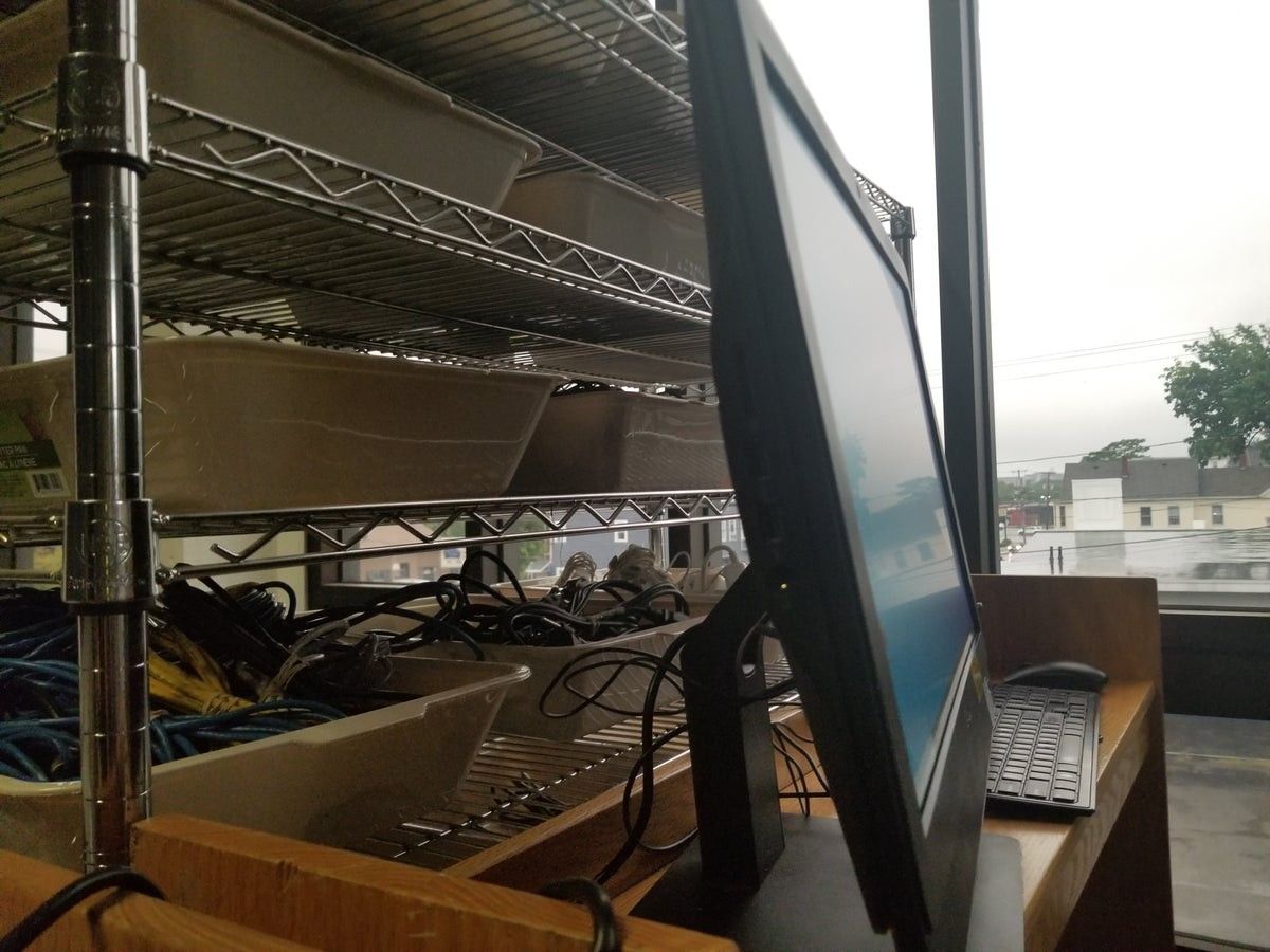 DELL ALL IN 1 COMPLETE SYSTEM (T1064)