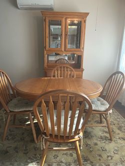Dining room set ( china cabinet, table & 4 chairs