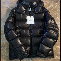 MONCLER MAYA HOODED SHORT DOWN JACKET