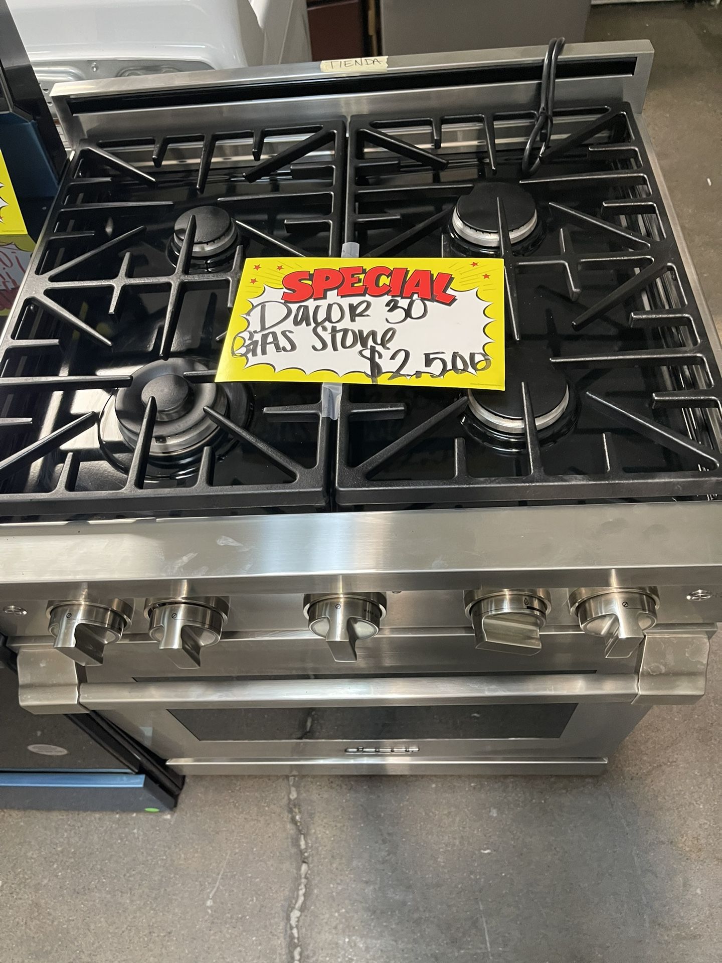 DACOR GAS STOVE 30’