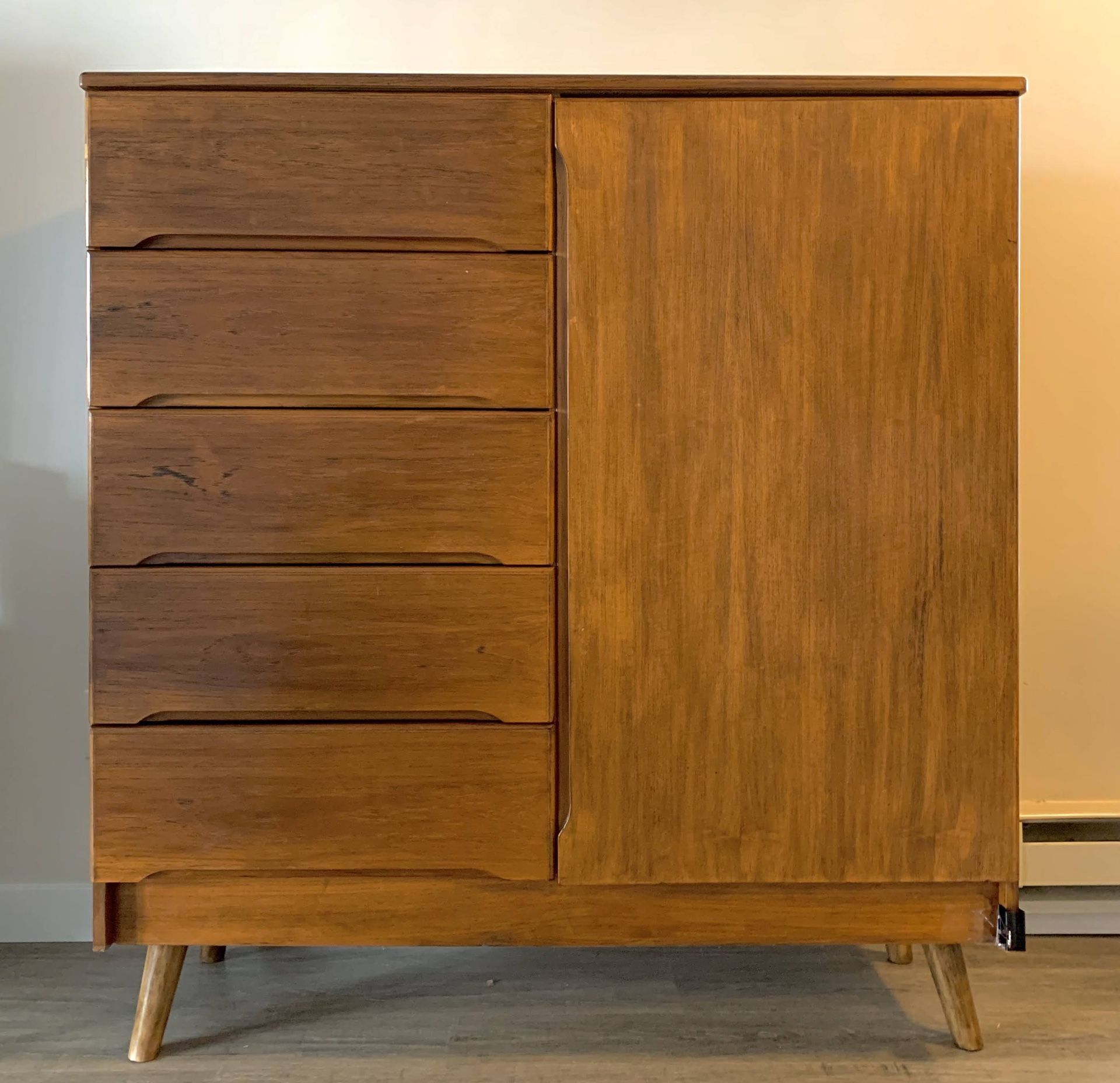 Midcentury Modern Dresser With Drawers And Shelves