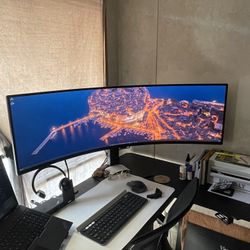 49" Odyssey G9 G95C Curved 