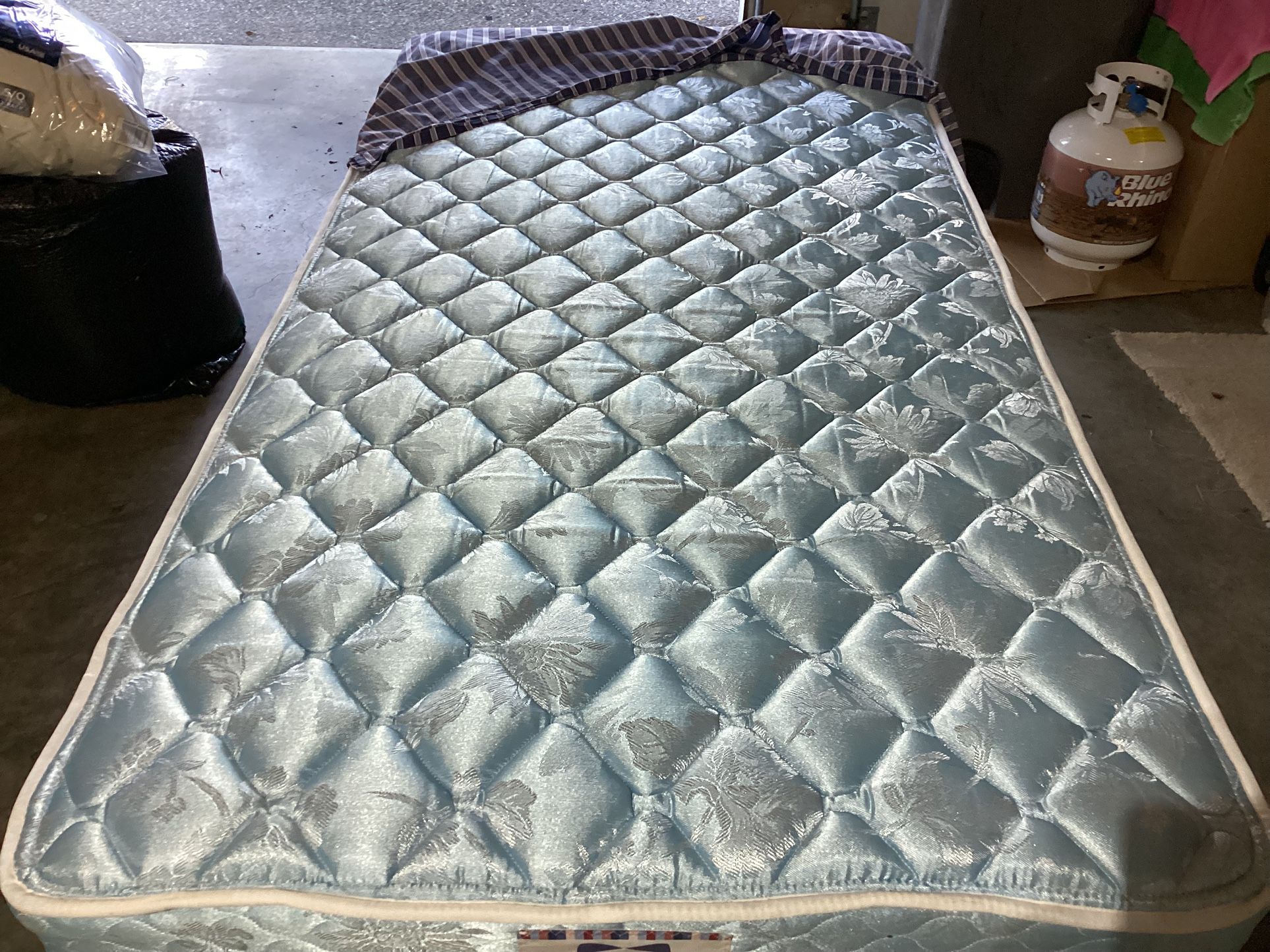 Twin Mattress (top only- no box spring)