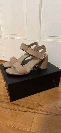 Like New Naturalizer NxtGen Tracer sandals Size 6 sand