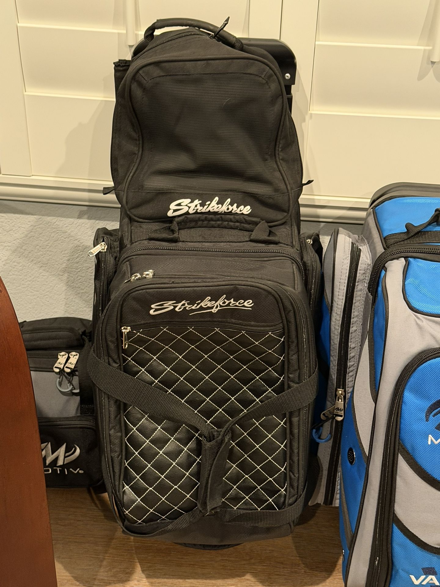 KR Strikeforce Royal Flush 2 ball roller + Joey Bag