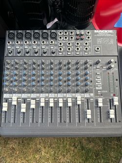Mackie mixer