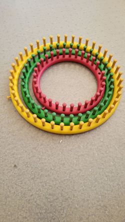 Round Knitting Loom Set – 3 Sizes