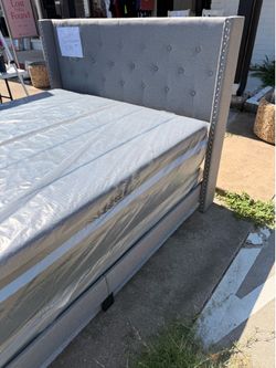 Queen bed with mattress