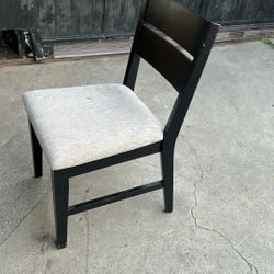 Table/Chairs