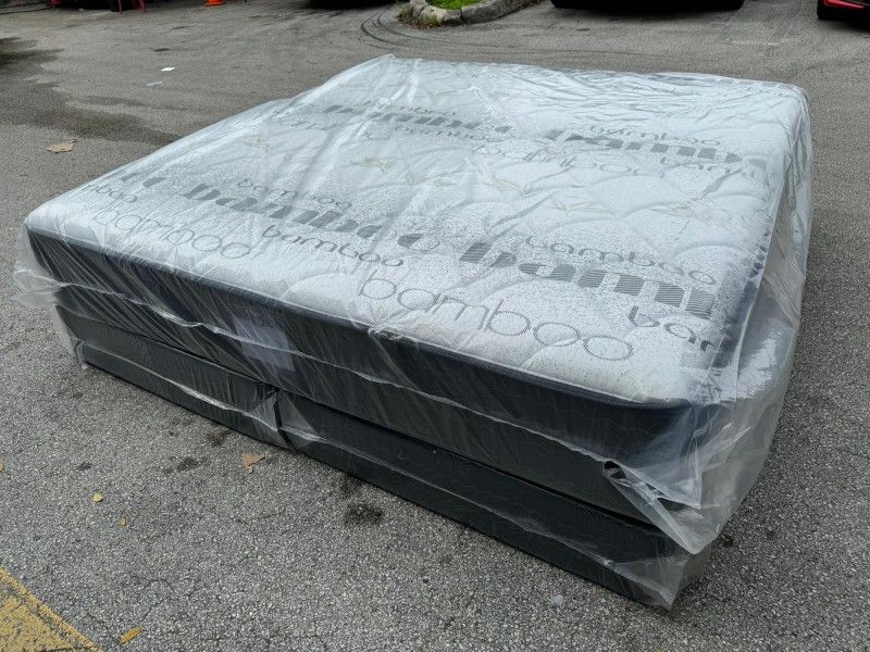 NEW KING SIZE PLUSH AND BOX 🚚🚚🚚