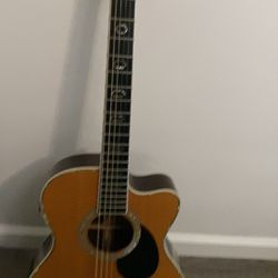 6 string Martin Guitar OMC aura