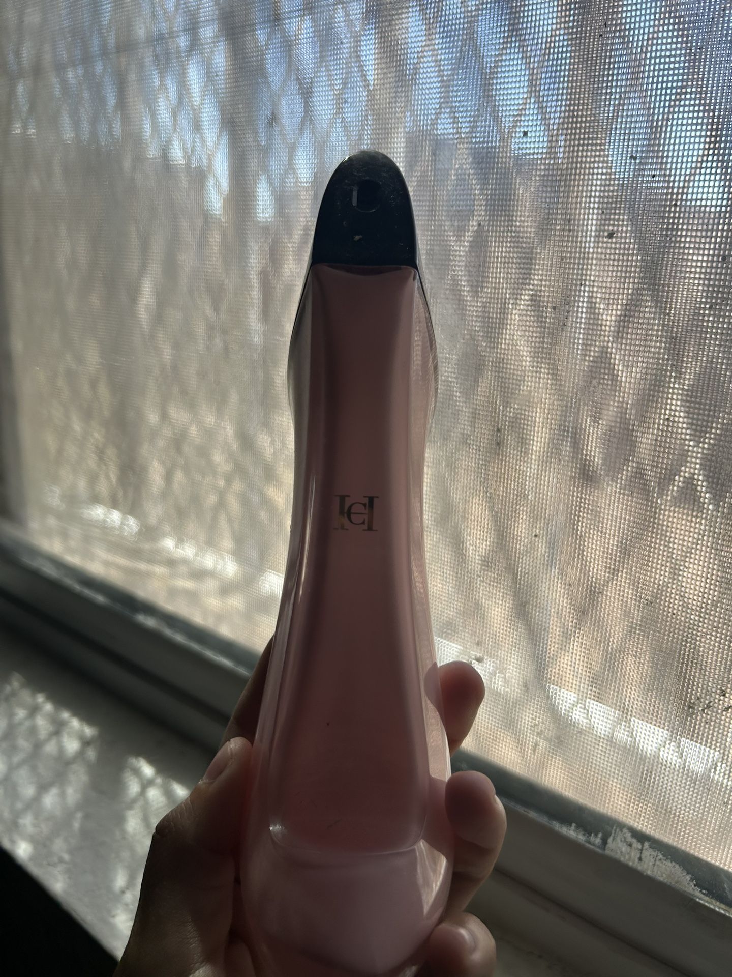 carolina herrera perfume