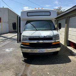 Chevrolet Express Buss