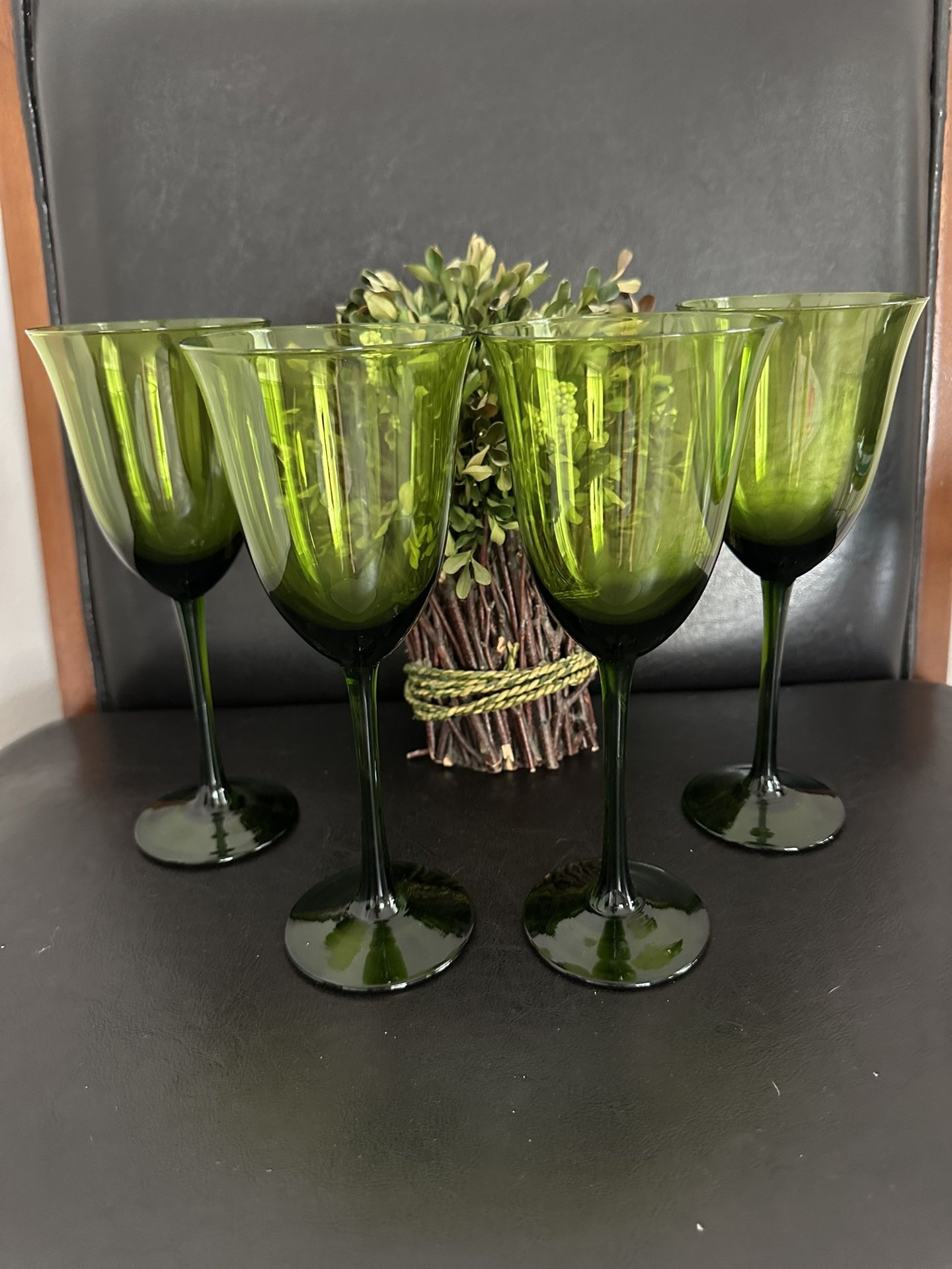 MCM Crystal Avacodo Stemmed Wine Glass Set 4.