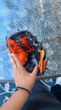 Baseball glove