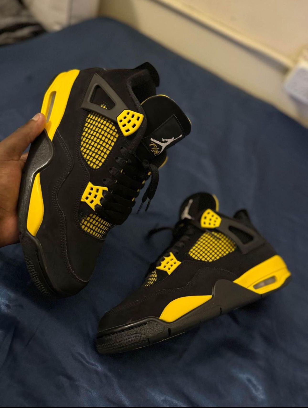 SIZE 11 - Air Jordan 4 Thunder 