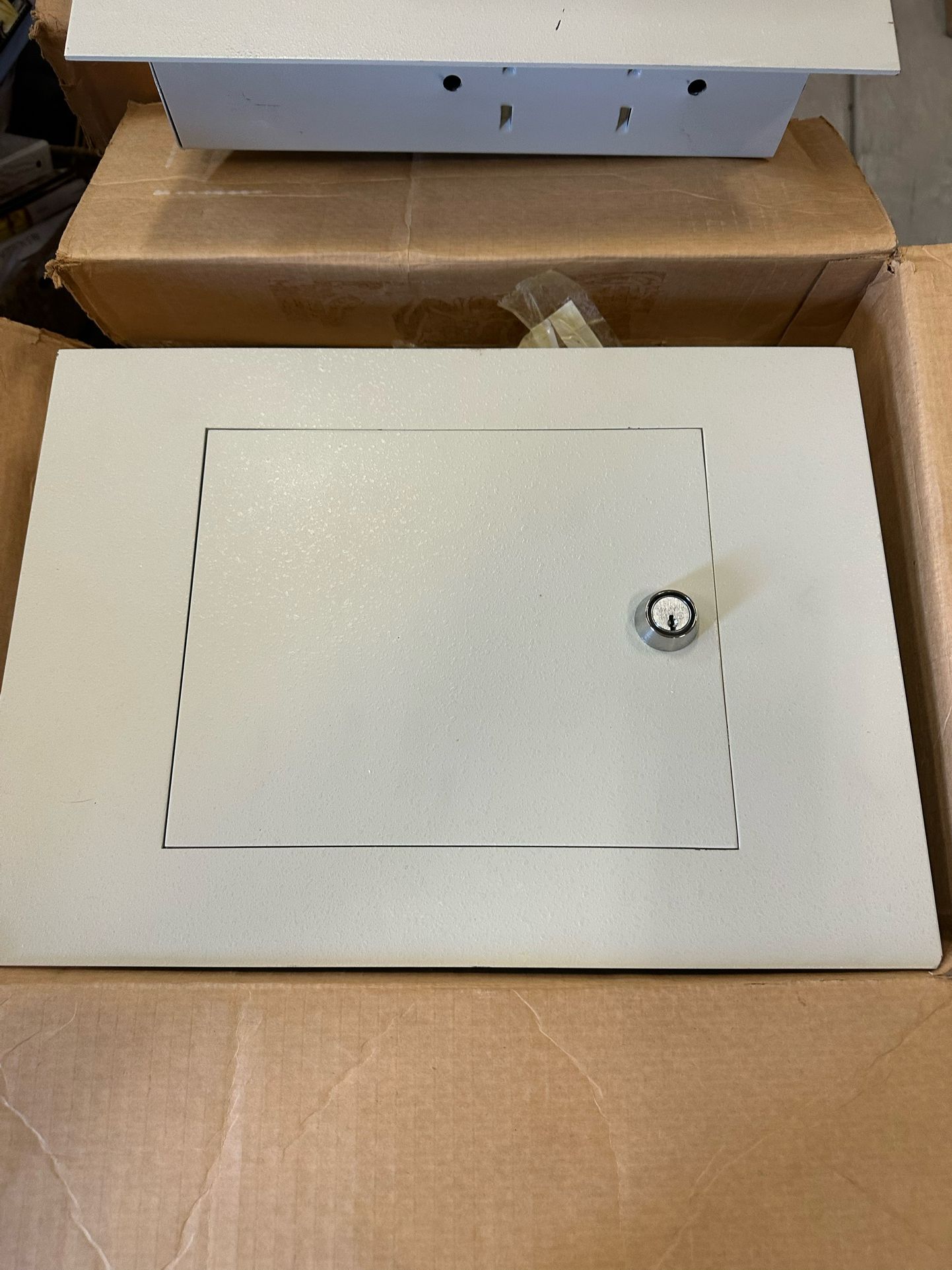 Wall Mount Heavy Duty Keyed Safe. New Business equipment