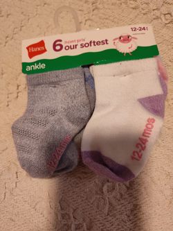 Brand New Hanes Six Pack Infant  girl's Soft Socks, Size 12-24 months