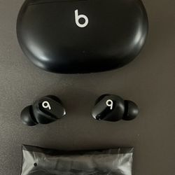 Beats Studio Bus