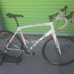 Fuji Sportif 1.3 road bike 2016