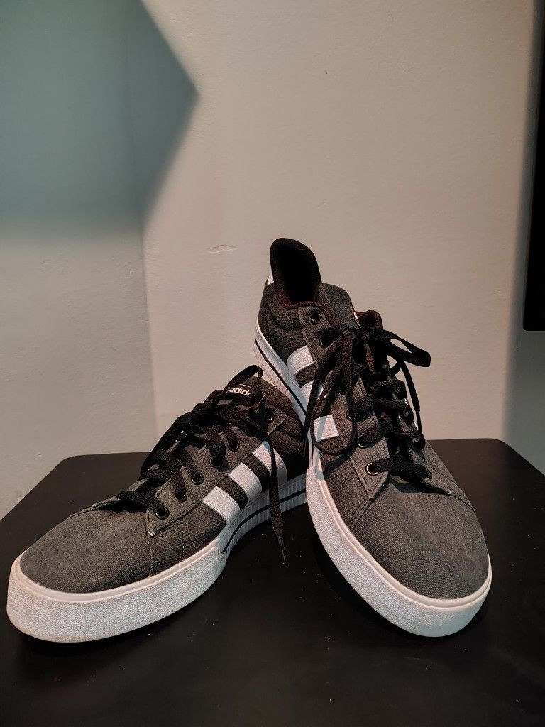 Adidas - Men's Size 11