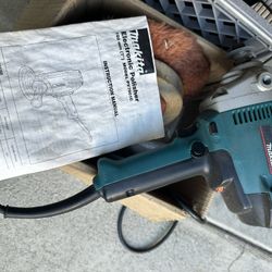 Makita Polisher Pv7001c