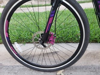 Schwinn Adult Lightweight Aluminum Comfort 7 speed 28 inch Wheels