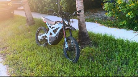 Throne serpent emoto/electric dirtbike