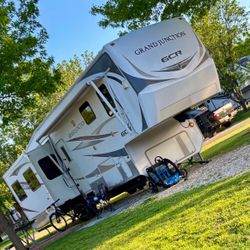 Grand Junction 5th wheel 